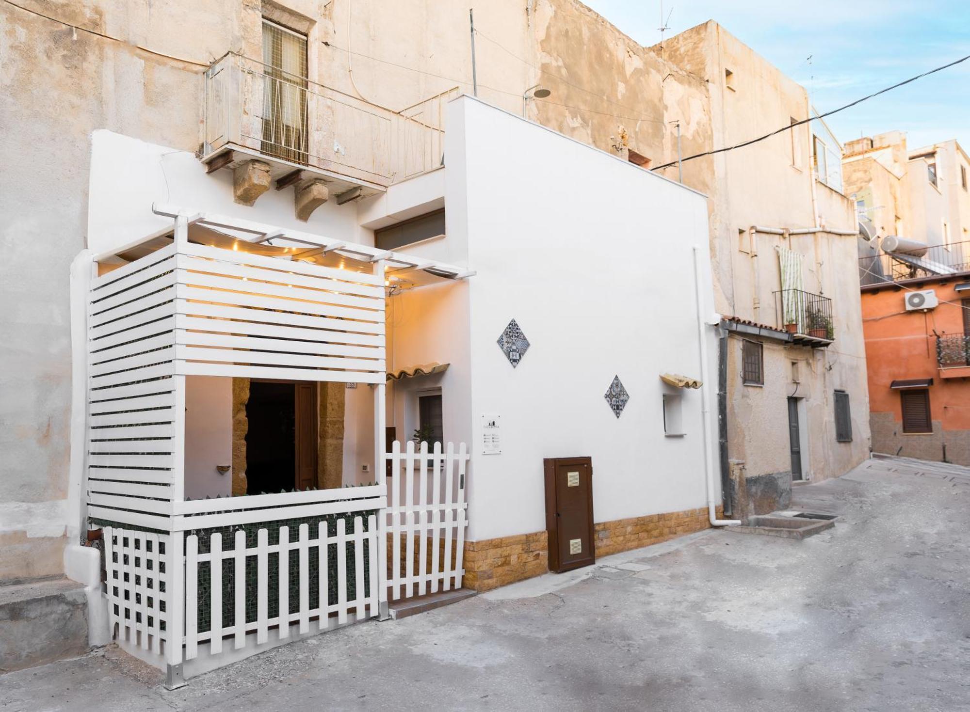 Villa Centro Storico Sciacca - Casa Di Pisa Cortile Termine Esterno foto